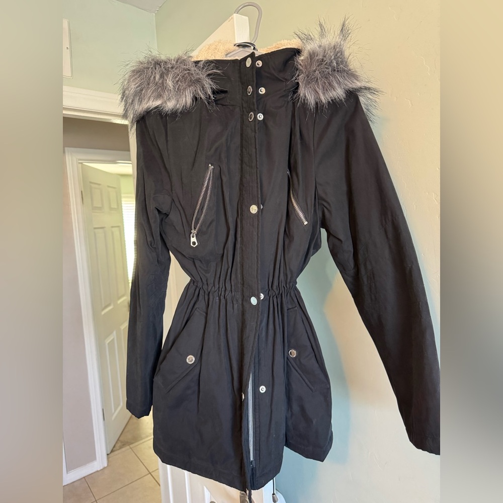 EUC NAUTICA PUFFER COAT SIZE Large (in kids)
